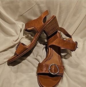 Sofft leather ankle strap sandles womans size 10 like new condition